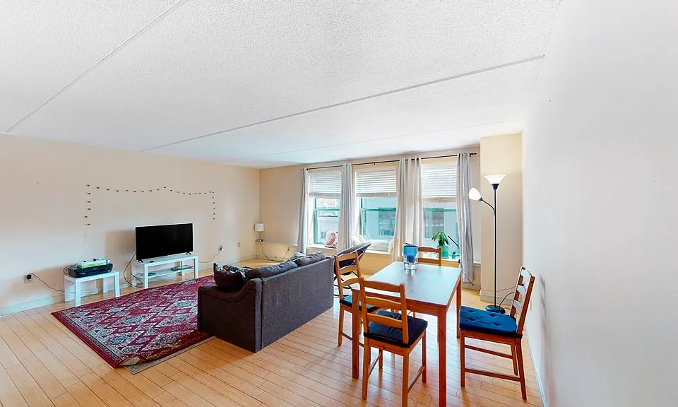 108 Peterborough St #3E