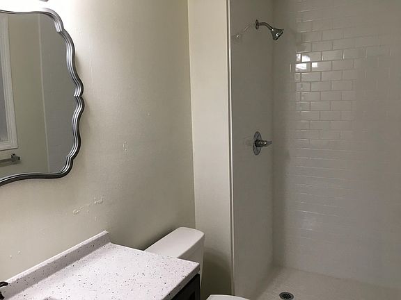 4th image of 4702 NE 54th St