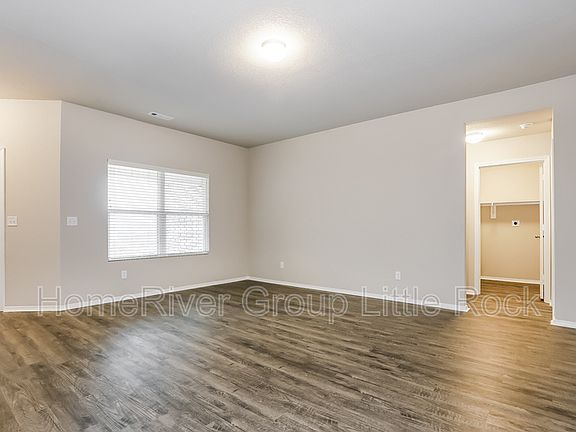 3rd image of 2104 Dandelion Dr