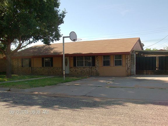 2nd image of 608 NE Ave E Pl