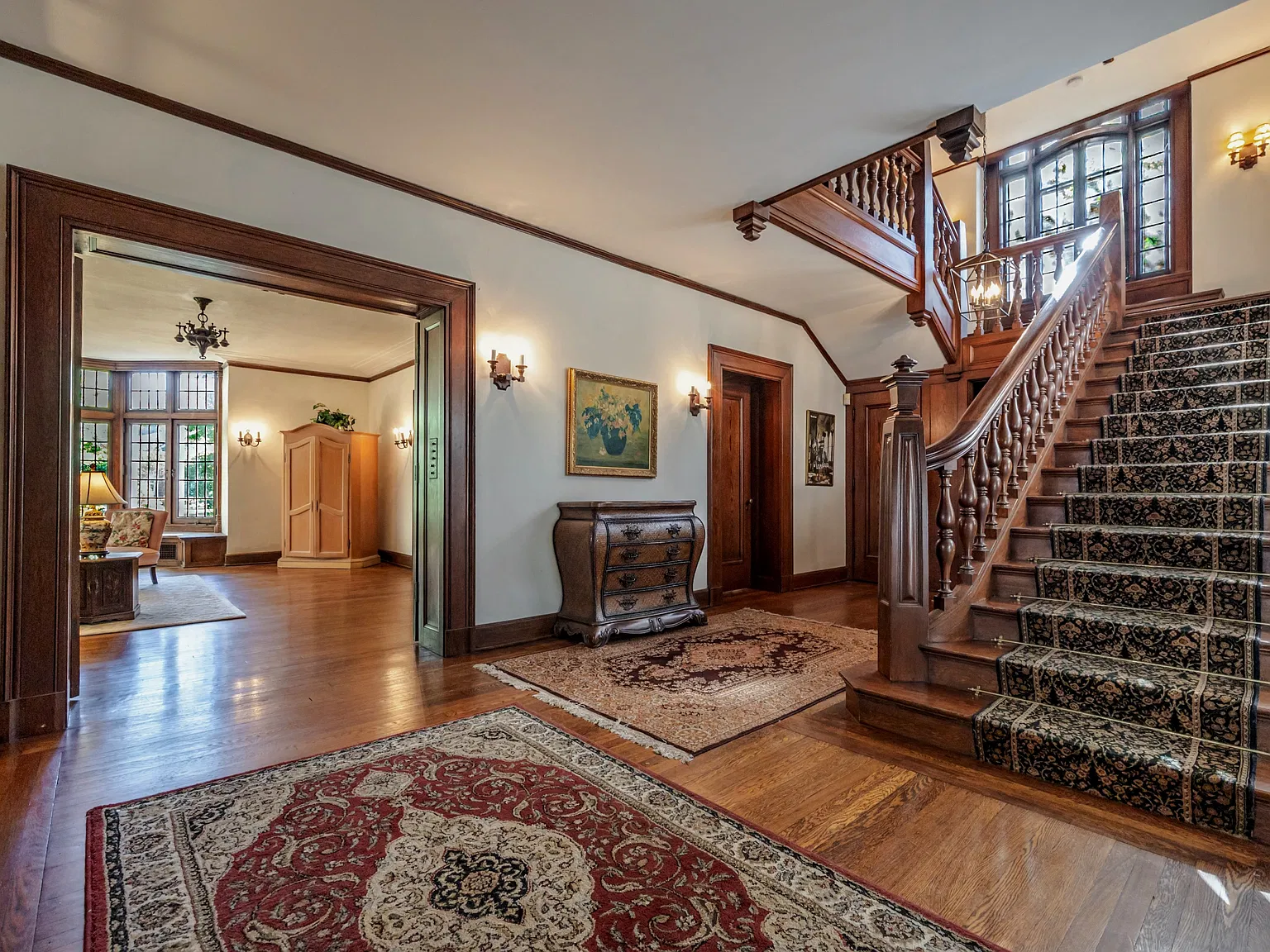 11 bed, 4.5 bath, 9000 sqft, $20,000 — Photo 4