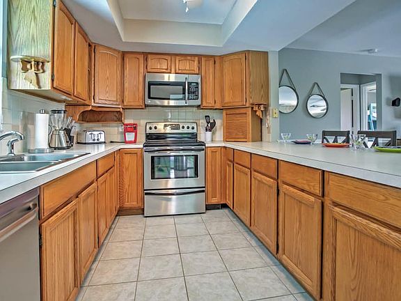 5th image of 3572 Bailes St