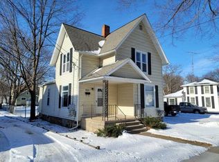 631 N Saginaw St, Owosso, MI 48867