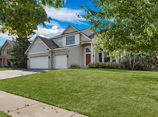 868 Red Hawk Dr, Antioch, IL