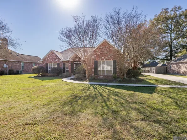 12490 Lakeland Dr, Walker, LA 70785