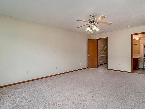 5th image of 2506 Tea Rose Dr