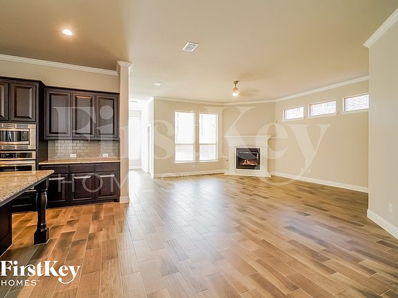 3rd image of 15013 Gladstone Dr