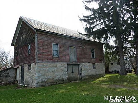 2nd image of 5238 Park St