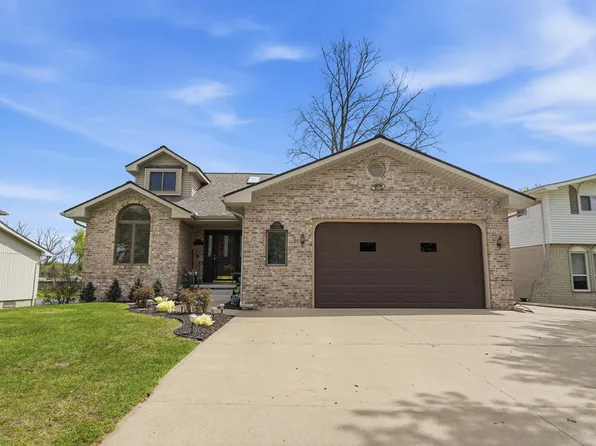 3750 Loch Dr, Highland, MI 48357