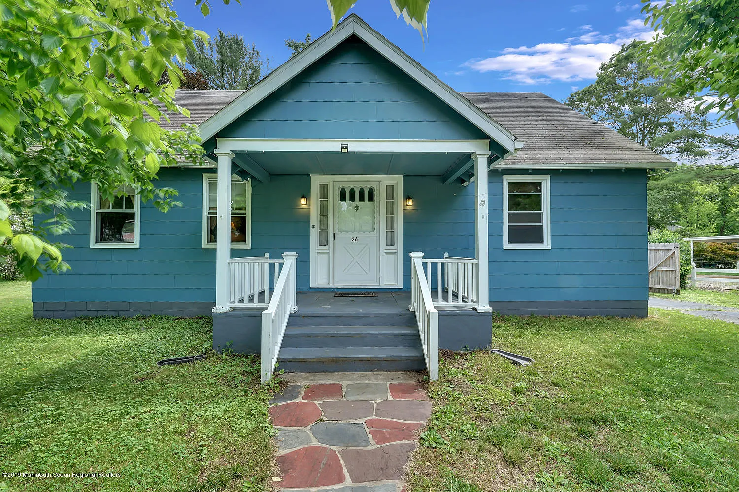 26 Twin Dr photo 1