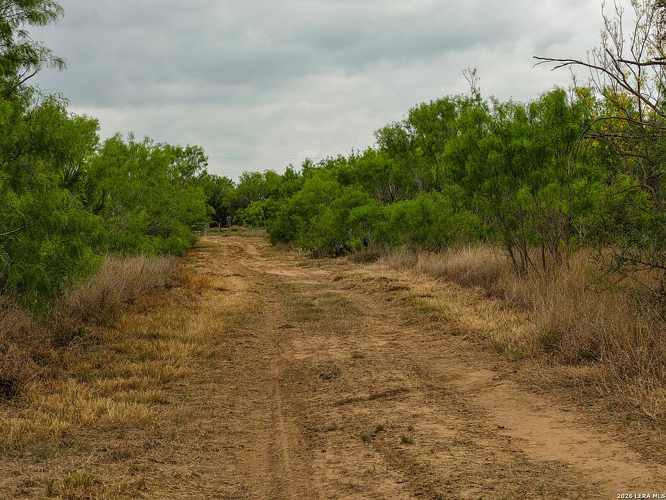 1st image of 9 FM 1581