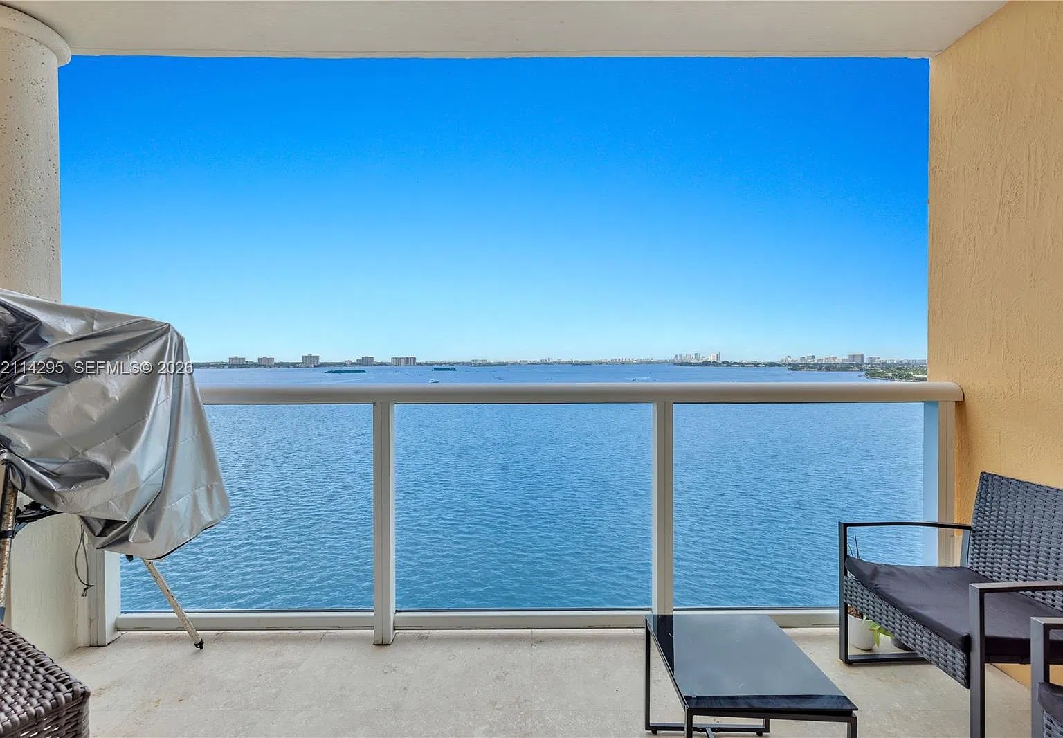 1625 Kennedy Cswy — Photo 3