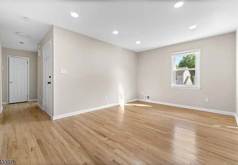 2 Andrew Ct #2 — Photo 3