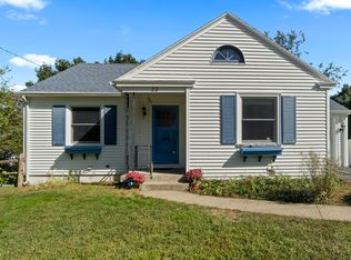 22 Mayflower Ave, Pawcatuck, CT 06379