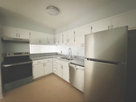 2nd image of 579 Ayrshire Way APT F
