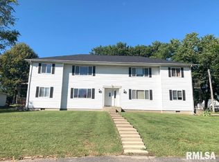 911 E Park St APT 4, Taylorville, IL 62568