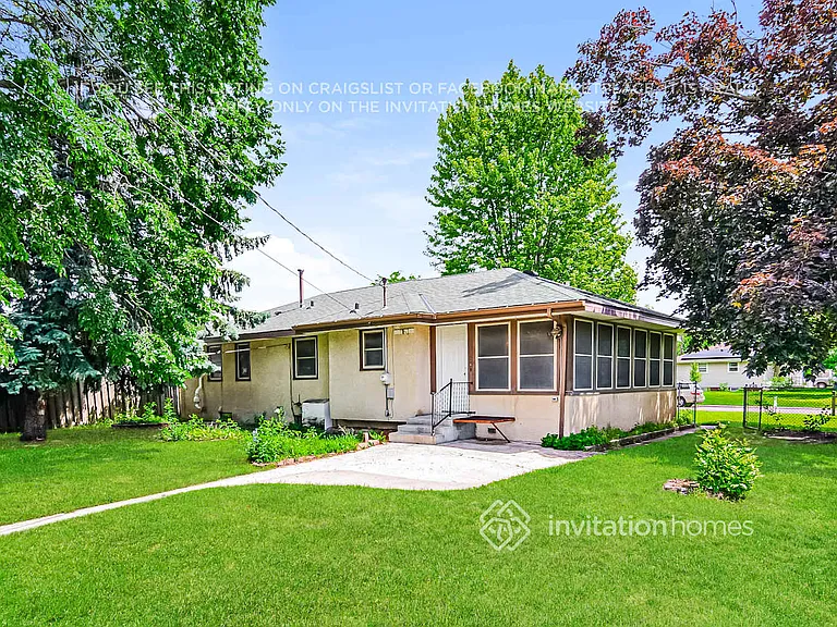 5801 Irving Ave N — Photo 17