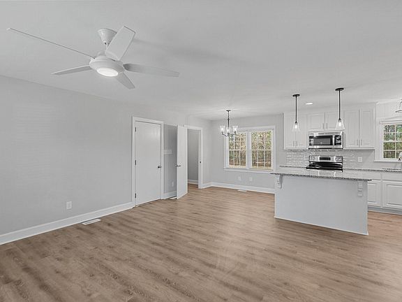 5th image of 219 N Lumber St