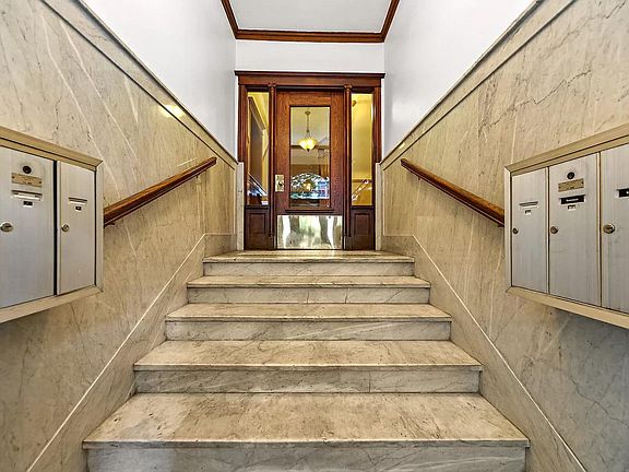 2nd image of 2835 N Pine Grove Ave #3