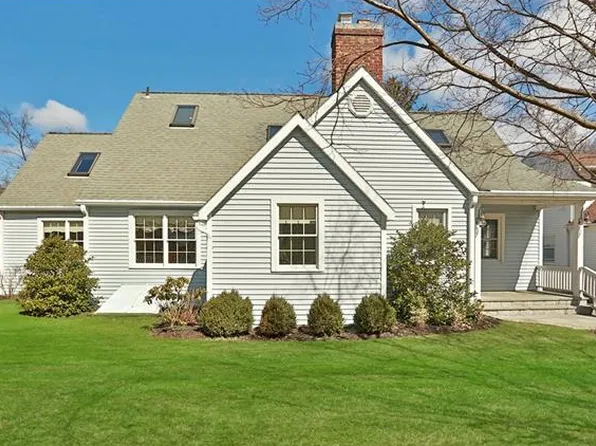 61 Newman Ave, Hawthorne, NY 10532