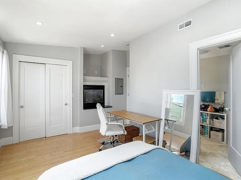 3 Leeds St #3 — Photo 17