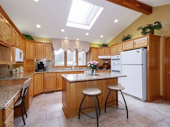 2nd image of 14647 W Cinnamon Creek Ln