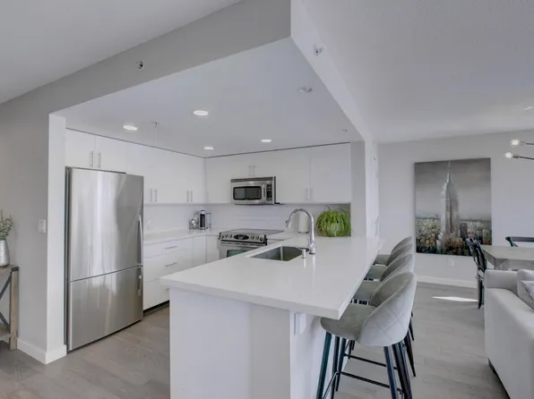 125 Milross Ave #504, Vancouver, BC V6A 0A1