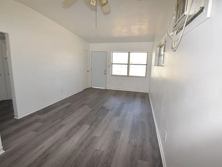104 W Lancaster Rd — Photo 10