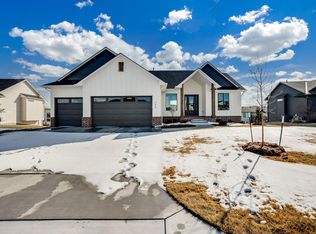 284 S Wellcrest Ct, Goddard, KS 67052