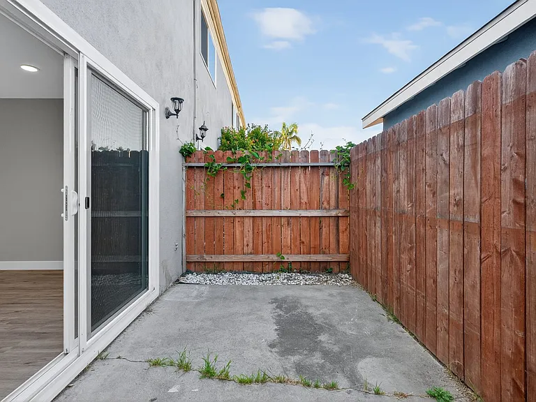 13392-13400 Magnolia Street — Photo 20