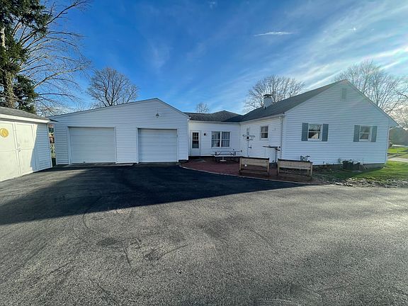 4th image of 407 Voorhees St