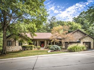 520 Black Canyon Ct, Ballwin, MO