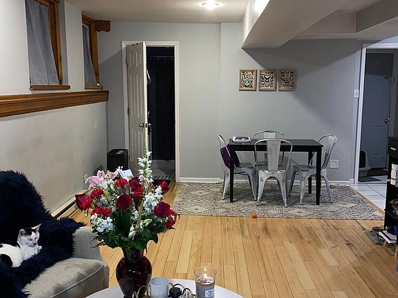 3rd image of 3847 N Kenmore Ave #G