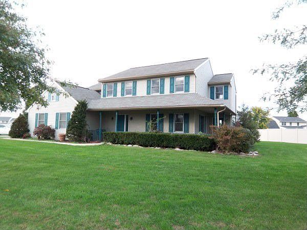 8 South Madder Dr