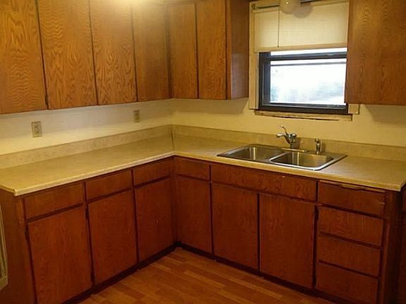 3rd image of 2225 Williams Pl #1