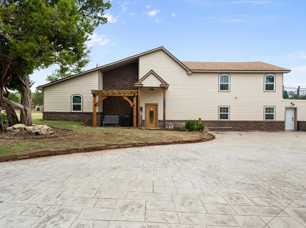 419 Sky Harbour Ct, Granbury, TX 76049
