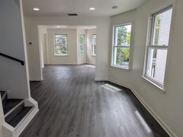2622 N Central Park Ave #2, Chicago, IL 60647