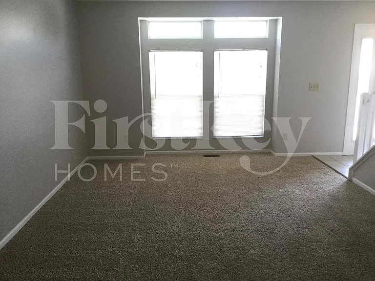 7249 Bennell Dr — Photo 5