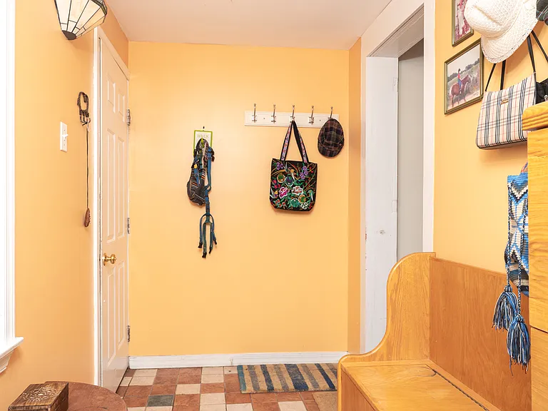 440 Pine St — Photo 8