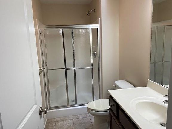 5th image of 2404 Kent Pl #B