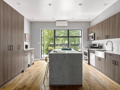 1046A Lafayette Ave, Brooklyn, NY, 11221