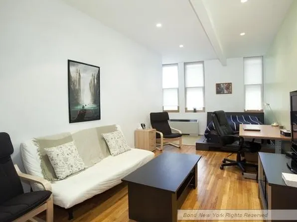 9 Barrow Street image 1 of 4