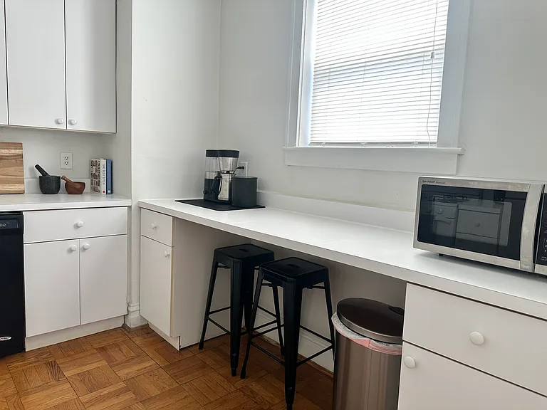 1010 Hi Pointe Pl #5 — Photo 8