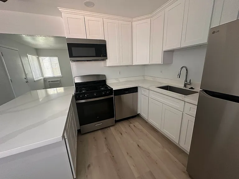 1350 Warburton Ave #6 — Photo 14