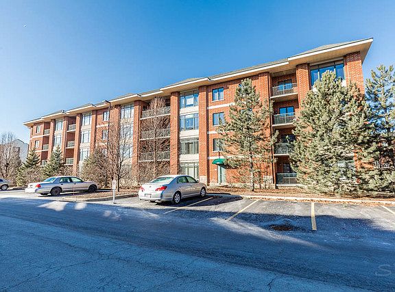 4th image of 855 E 22nd St APT 418