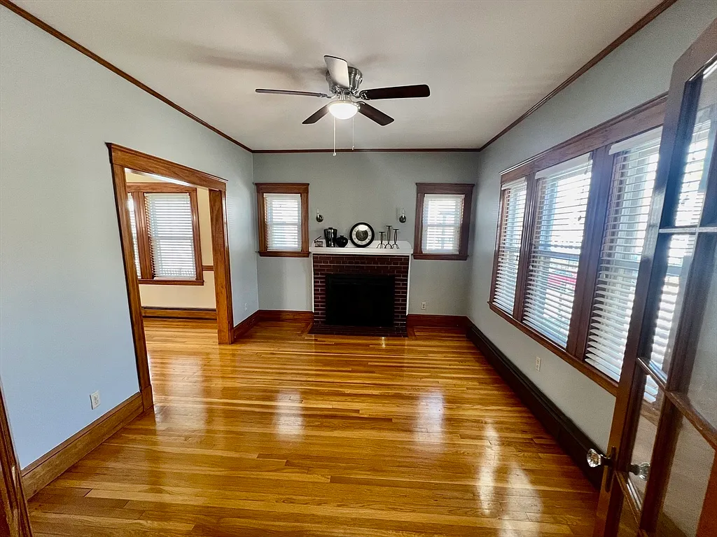 3 bed, 1.0 bath, 1526 sqft, $3,450 — Photo 3