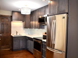 1282 E Washington St APT 2, Des Plaines, IL 60016