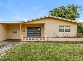 6885 NW 27th Ct, Fort Lauderdale, FL 33313