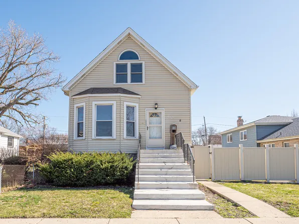 9321 S Utica Ave, Evergreen Park, IL 60805