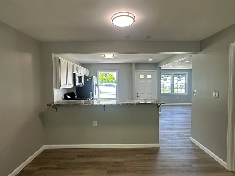 14 Danbury Dr — Photo 6
